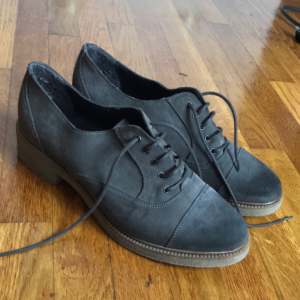 VINTAGE Carvela Kurt Geiger Gray Lace Up Shoes